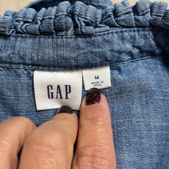 GAP ruffles buttoned shirt. Size M - Picture 5 of 7